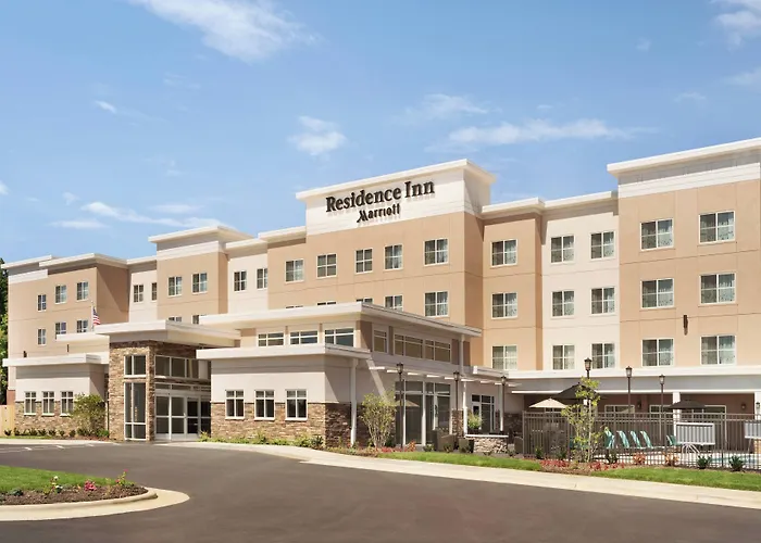 By Marriott Hanes Mall 3* Winston-Salem