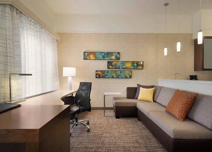 By Marriott Hanes Mall Hotel 3*